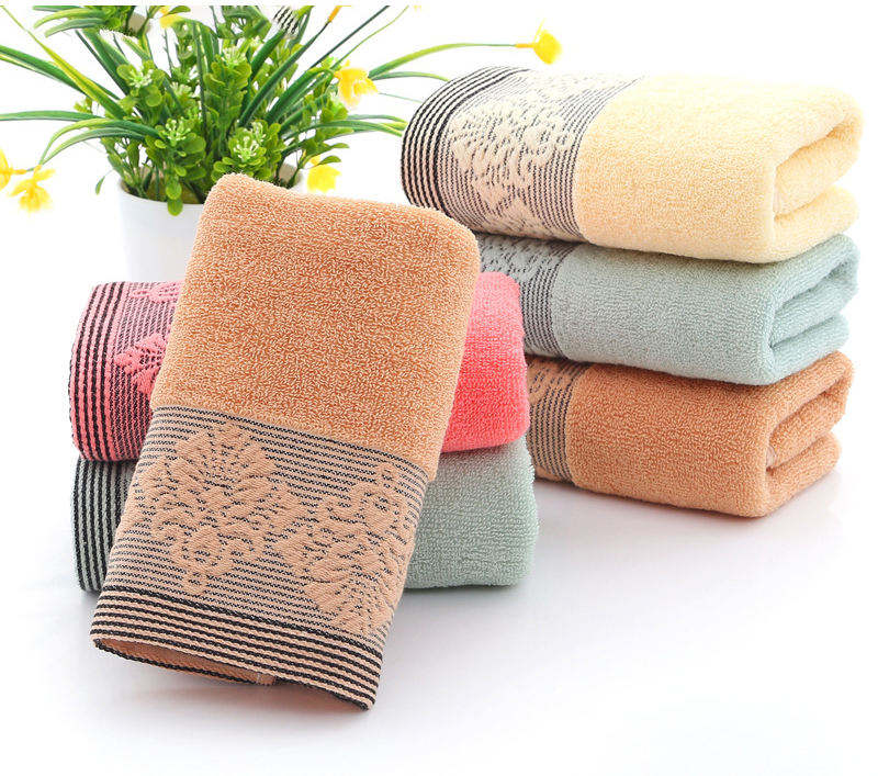 Soft Twist Face Towel Frozen Jacquard Cotton Beach Towel Solid Pattern for Home Bathroom or Outdoor Use for Christmas