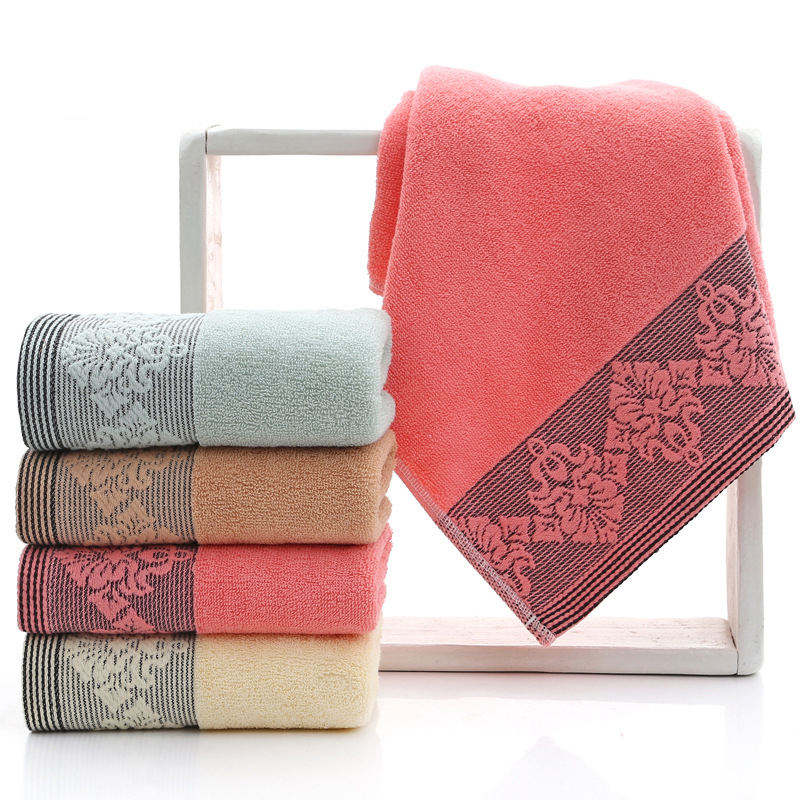 Soft Twist Face Towel Frozen Jacquard Cotton Beach Towel Solid Pattern for Home Bathroom or Outdoor Use for Christmas